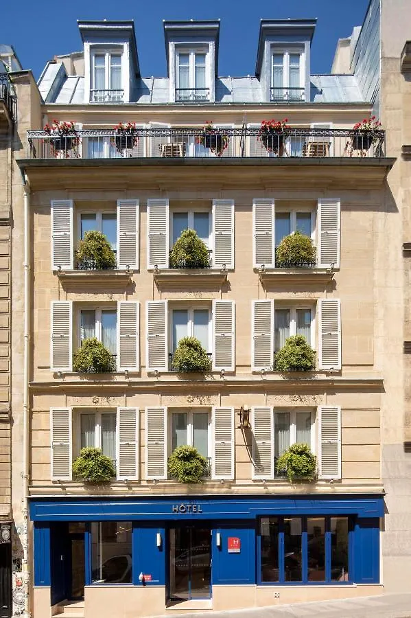 Hotel Des Arts Montmartre Párizs 4*,